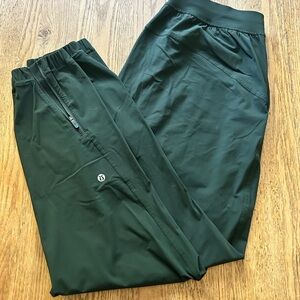 lululemon women’s legacy Green adapted state jogger. Full length size 10